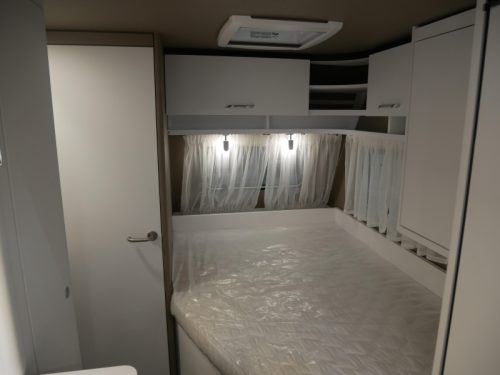 Dethleffs C'Go 475 FR FREE mover and awning photo: 8