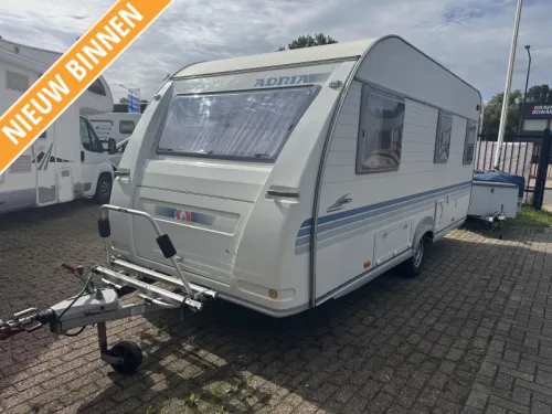 Adria Adora 472 LU Rundsitzgruppe Festbett Vorzelt