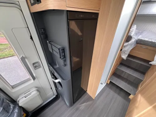 Adria Coral 670 DL AUTOMATIC/180HP photo: 6