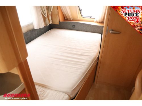 Hobby De Luxe 460 UFE Mover Awning Bike rack Single beds Central kitchen photo: 14