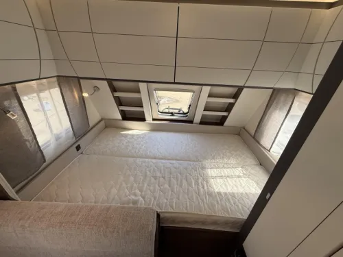 Hobby Excellent Edition 490 KMF Very complete caravan! photo: 7