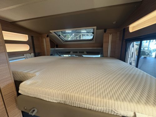 Weinsberg CaraSuite 650 MEG drop-down bed | ex-rental photo: 10