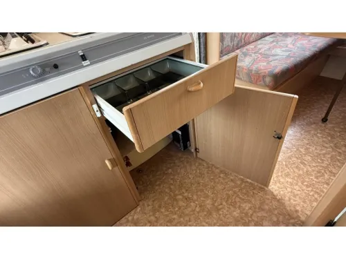 Adria Optima 425 TK Festbett Sitz Toilette Foto: 10