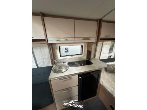 Knaus Sport 450 FU FRANZ&Ouml;SISCHES BETT Fu&szlig;bodenheizung Foto: 4