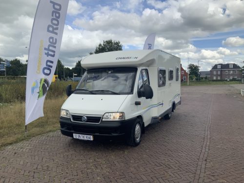 Chausson Trigano Flash 08 2.3 128 hp French bed, side sofa, half-dinette, Swivel seats, very neat condition Year of manufacture 2006 Motorhome centre on the road Marum photo: 0