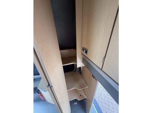 P&ouml;ssl weinsberg X-cursion 505 pop-top roof 135 hp van conversion air conditioning 4 berths towbar kitchen webasto auxiliary heater bike rack photo: 21