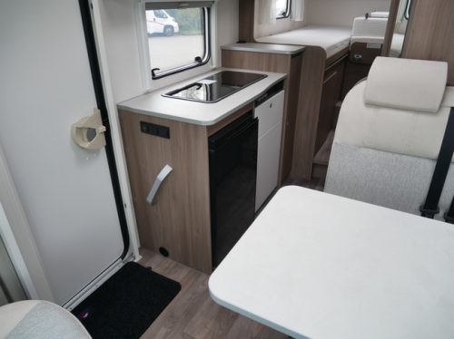 Carado V337, Single beds, 900 kg payload, XL Garage photo: 12