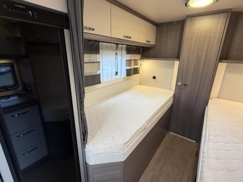 Hobby Optima Ontour T 70 E Lits Jumeaux Grande Salle de Bain Auvent photo : 17