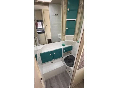 Dethleffs Camper 440 T asiento de tren cama fija aseo foto: 5