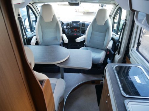 Knaus Van Tourer, Single beds, Pop-top roof, 9-Speed Automatic. photo: 8