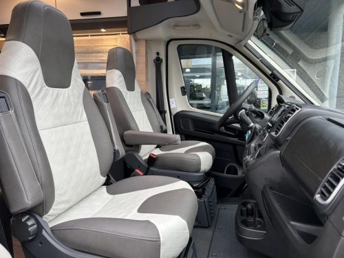 Knaus L!ve Ti 700 MEG Platinum Selection  photo: 9