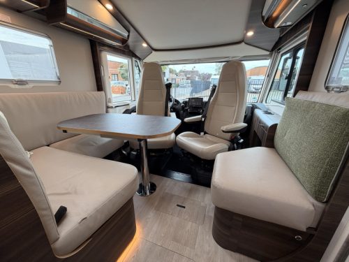 Laika Ecovip H 2109 160PK Automaat L&auml;ngsbetten Foto: 15