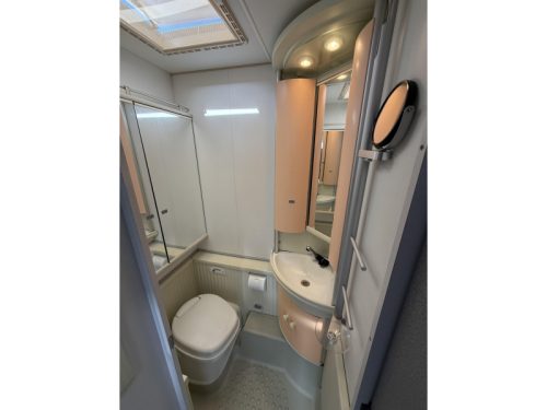 B&uuml;rstner Ventana Avantgarde 490 TK BUNK BEDS FIXED BED 6 BERTH - photo: 12