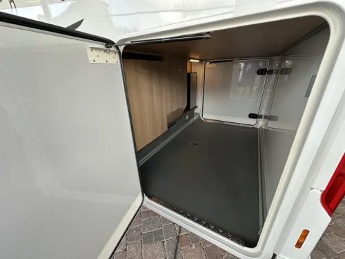 Carthago C1-Tourer 141 KB-LE 180PS-AUTOMAAT 667CM Foto: 11