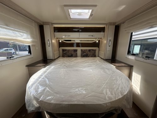 Elnagh Magnum 582 140HP Queensbed Roof Air Conditioner photo: 8