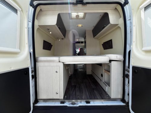 Challenger Vany 114 V Buscamper Transverse bed photo: 9