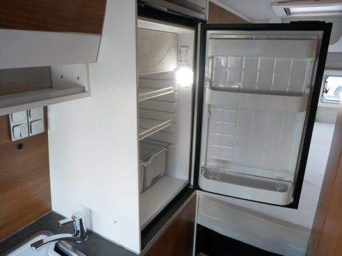 Knaus Van Tourer, Single beds, Pop-top roof, 9-Speed Automatic. photo: 13
