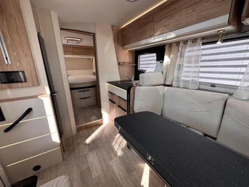 Bavaria I 720 Queensbed 140PK Roof air conditioning photo: 5