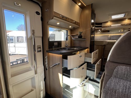 Malibu by Carthago T 430 KB LE 140 hp AUTOMATIC 9-Speed Euro6 Fiat Ducato **Single beds/4 seats/Awning/32" Smart TV/XXL Garage/Only photo: 12