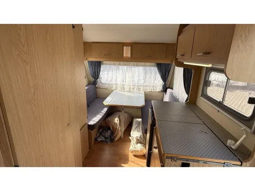 Home-Car Confort 42 2x Sitzgruppe Toilettenraum Foto: 2