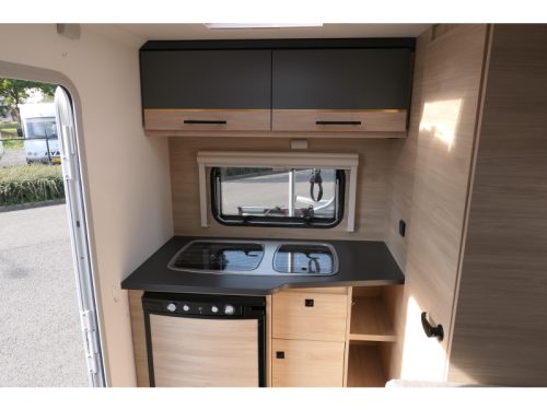 Sterckeman Easy Comfort 420 CP awning and bike rack photo: 7