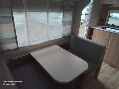 Dethleffs C'Joy 420 QSH Complete with transverse bed photo: 2