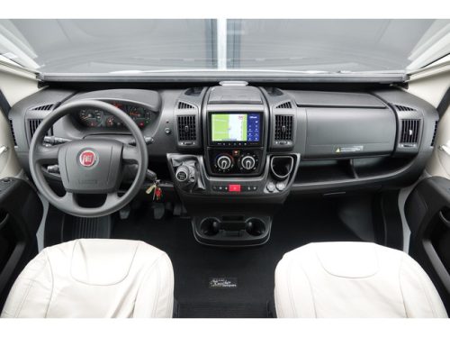 Bavaria T696S 2.3 140Pk | 6-Person | Bicycle carrier | Solar panels | Reversing camera photo: 21