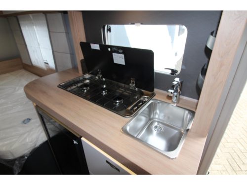 Knaus Sport 500 EU Camas individuales y asientos en c&iacute;rculo. foto: 13