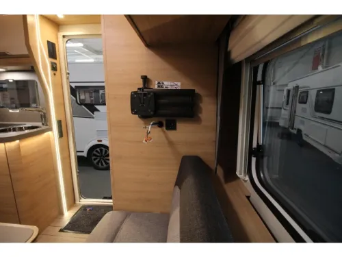 Knaus Sudwind Black Selection 420 QD Transverse bed & Tall refrigerator! photo: 12