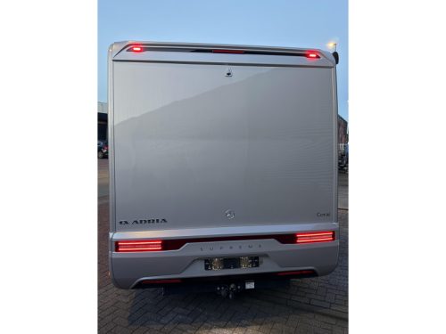 Adria Coral MB Supreme 670 DL Mercedes- L&auml;ngsbetten Foto: 21