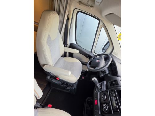 Carado T 449 Automatik/Queensbett/150 PS Foto: 5