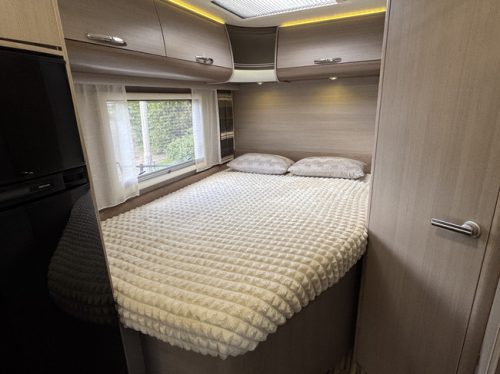 Adria Matrix Supreme M 657SF 150 hp Euro5 Renault Master **Excellent condition/4 seats/6 berths/Spacious round seating/Alde/Solar panel photo: 18