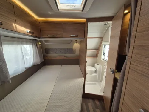 Weinsberg CaraOne Edition HOT 500 FDK Bunk bed photo: 9