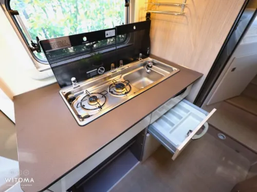 B&uuml;rstner Nexxo Van T 690 G Roof air conditioning | Very neat! photo: 11