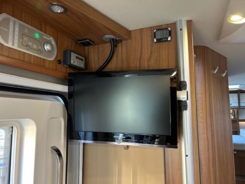 Hymer B584 B588 - automatic - low KM photo: 18