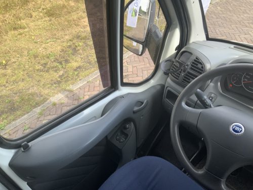 Chausson Trigano Flash 08 2.3 128 hp French bed, side bench, half-dinette, Swivel seats, very neat condition Year of manufacture 2006 Motorhome centrum on the road Marum photo: 23
