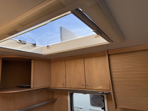 B&uuml;rstner Ventana 500 TS FRENCH BED CIRCULAR SEATING AWNING photo: 14