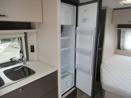Dethleffs C'Go 495 FR WITH MOVER AND THULE AWNING photo: 10