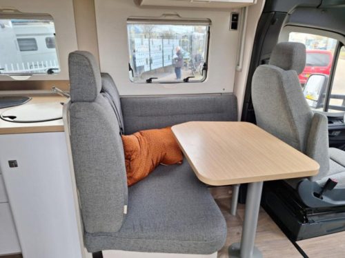 Hymer Tramp S 585 POP-TOP ROOF + SINGLE BEDS photo: 5