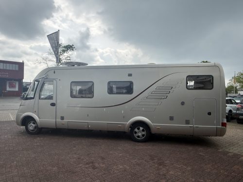 Hymer S 790 150 hp very luxurious version French bed + pull-down bed xxl fridge oven awning leather air conditioning camera tv electric dish tv large garage photo: 4