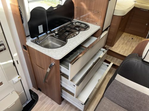 LMC Cruiser Sportline 662 G Edition 60 Jahr | Single beds | Roof air conditioning | 1st Owner | 2x Solar | Tow bar | Inverter | Camera | TV | Navi | Clima | Air suspension | Head-up display | Stabilizer legs | Lane Assist photo: 17