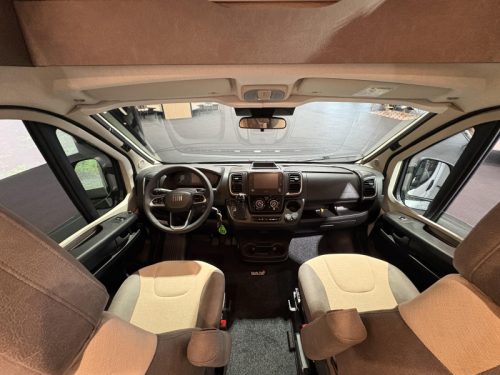 Weinsberg CaraCompact Pepper 600 MF Automatik / Combi E Foto: 9
