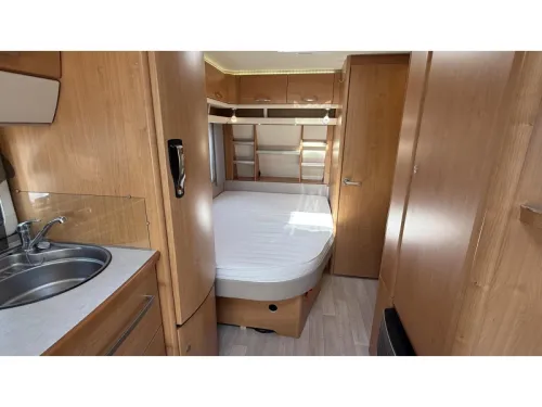 Fendt Saphir 465 SFB French bed dinette toilet photo: 10