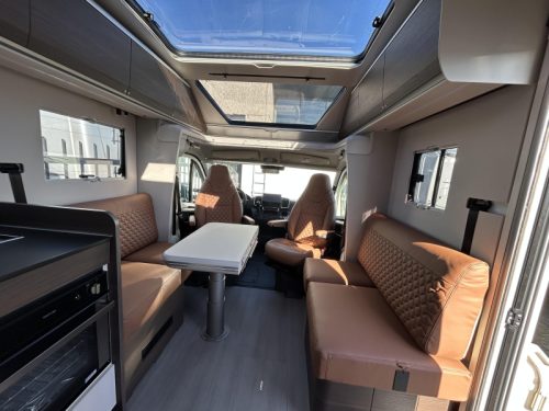 Adria Coral Supreme 670 DL 180HP automatic photo: 6