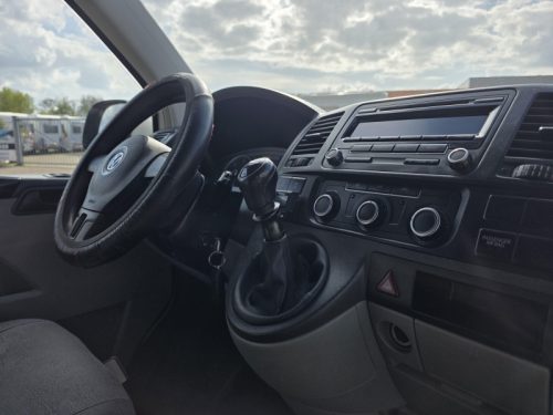 Volkswagen T5 2 TDI 4 berths Pop-top roof 2014  photo: 23