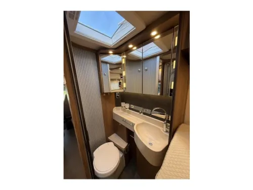 Carthago C-Tourer T 144 LE 4 Personen, LPG, Automatik Foto: 9