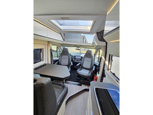 Adria Twin Supreme 640 SLB L&auml;ngsbetten 9G Automatik Foto: 8