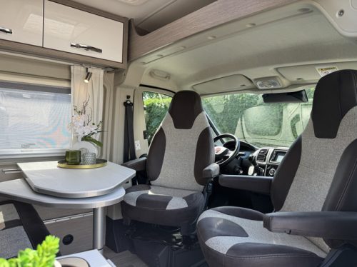 P&ouml;ssl Roadcruiser 640 D-Line 160 hp AUTOMATIC 9-Speed Euro6 Fiat Ducato Maxi **Single beds/4 seats/XXL Fridge/1st owner/Full photo: 8