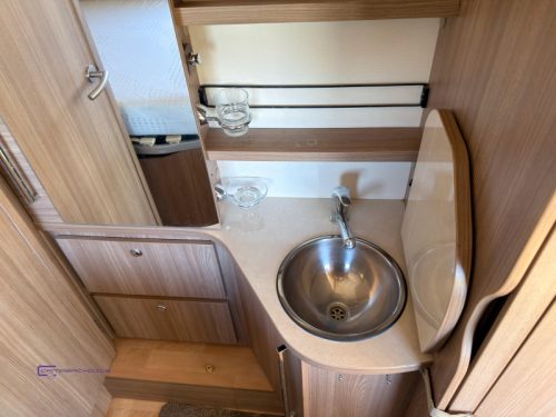 Rapido S6 640 F Queensbett nur 6,50m Foto: 14