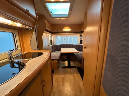 Hobby De Luxe 450 UF photo: 21